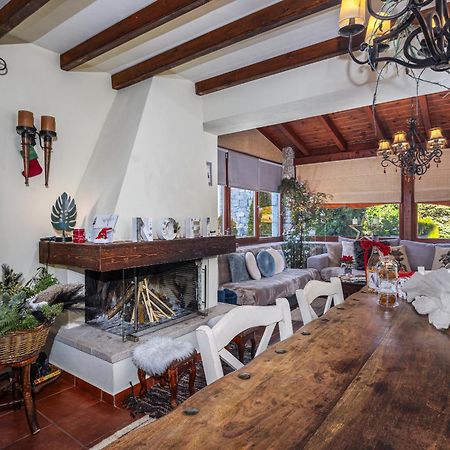 Livadi Cozy Villa อาราโชวา ภายนอก รูปภาพ