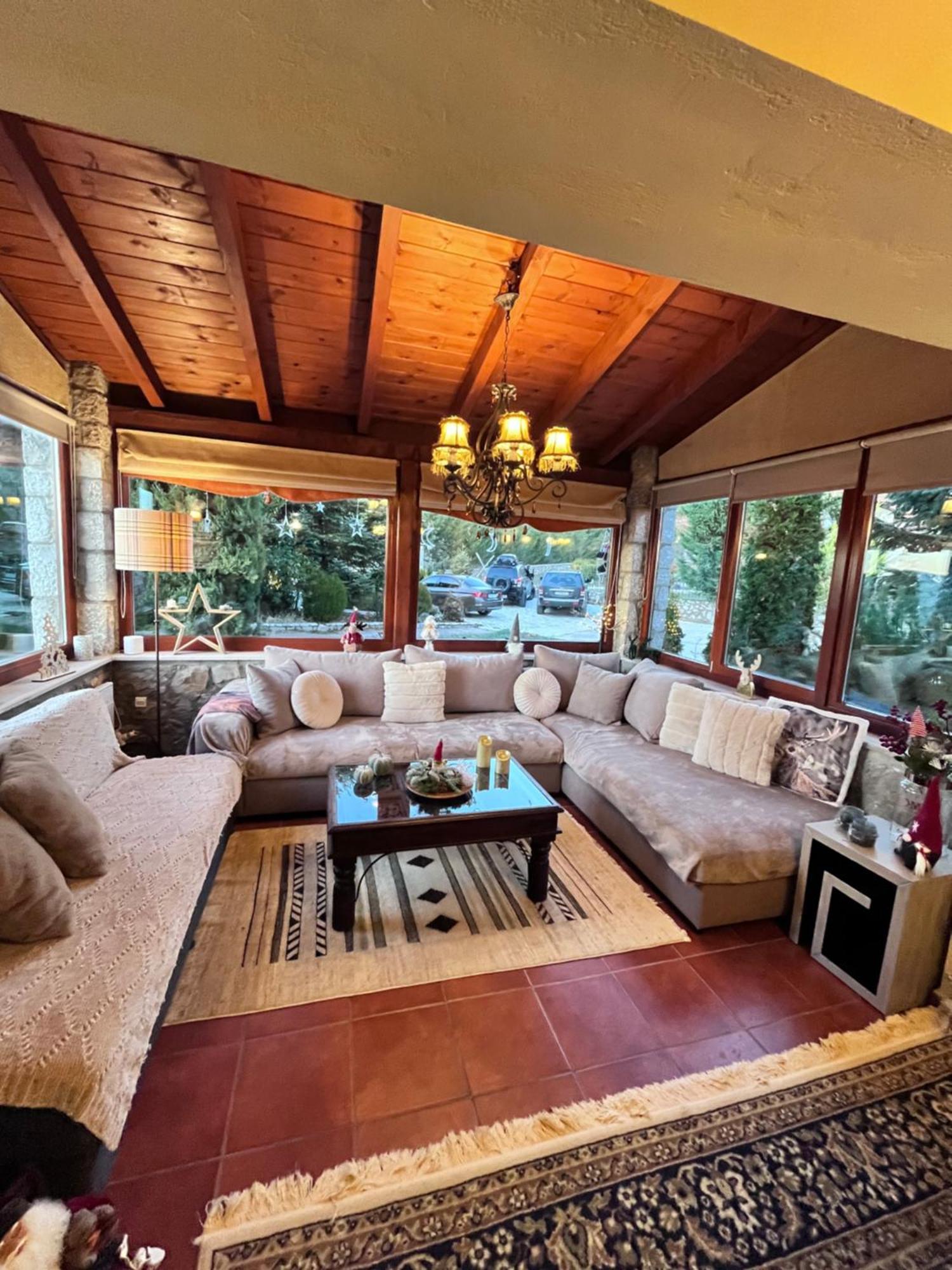 Livadi Cozy Villa อาราโชวา ภายนอก รูปภาพ